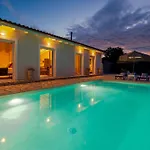 Bettie Sea Views & Sunrise 3br W Pool & Privacy Villa Gaios