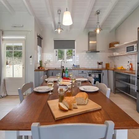 Bettie Sea Views & Sunrise 3br W Pool & Privacy Gaios