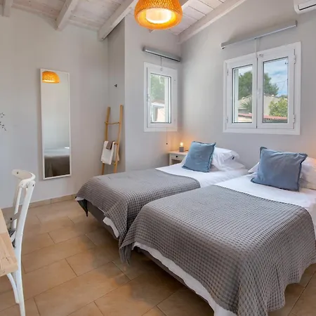 Villa Bettie Sea Views & Sunrise 3br W Pool & Privacy